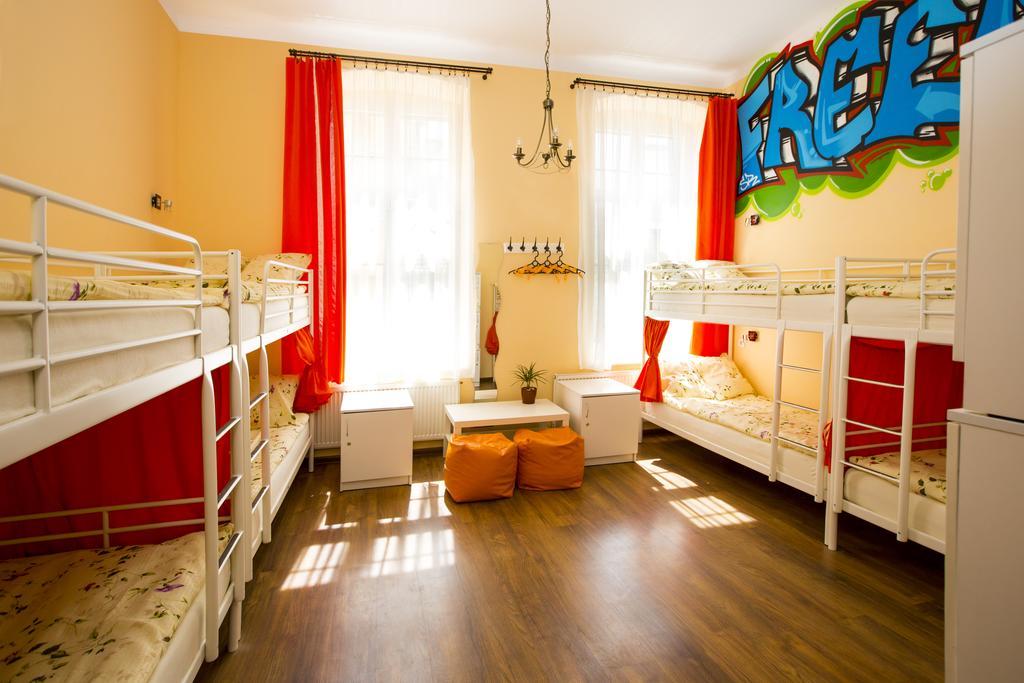 Hostel Freedom ทอรูน ห้อง รูปภาพ
